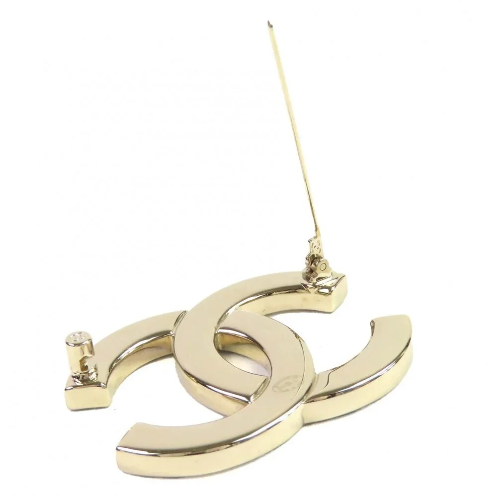 CHANEL Authentic Black Logo Brooch - Picture 4 of 6
